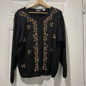 Vintage Women's Trimmings M Black Buttons Beaded Knit cardigan Sweater Beautiful